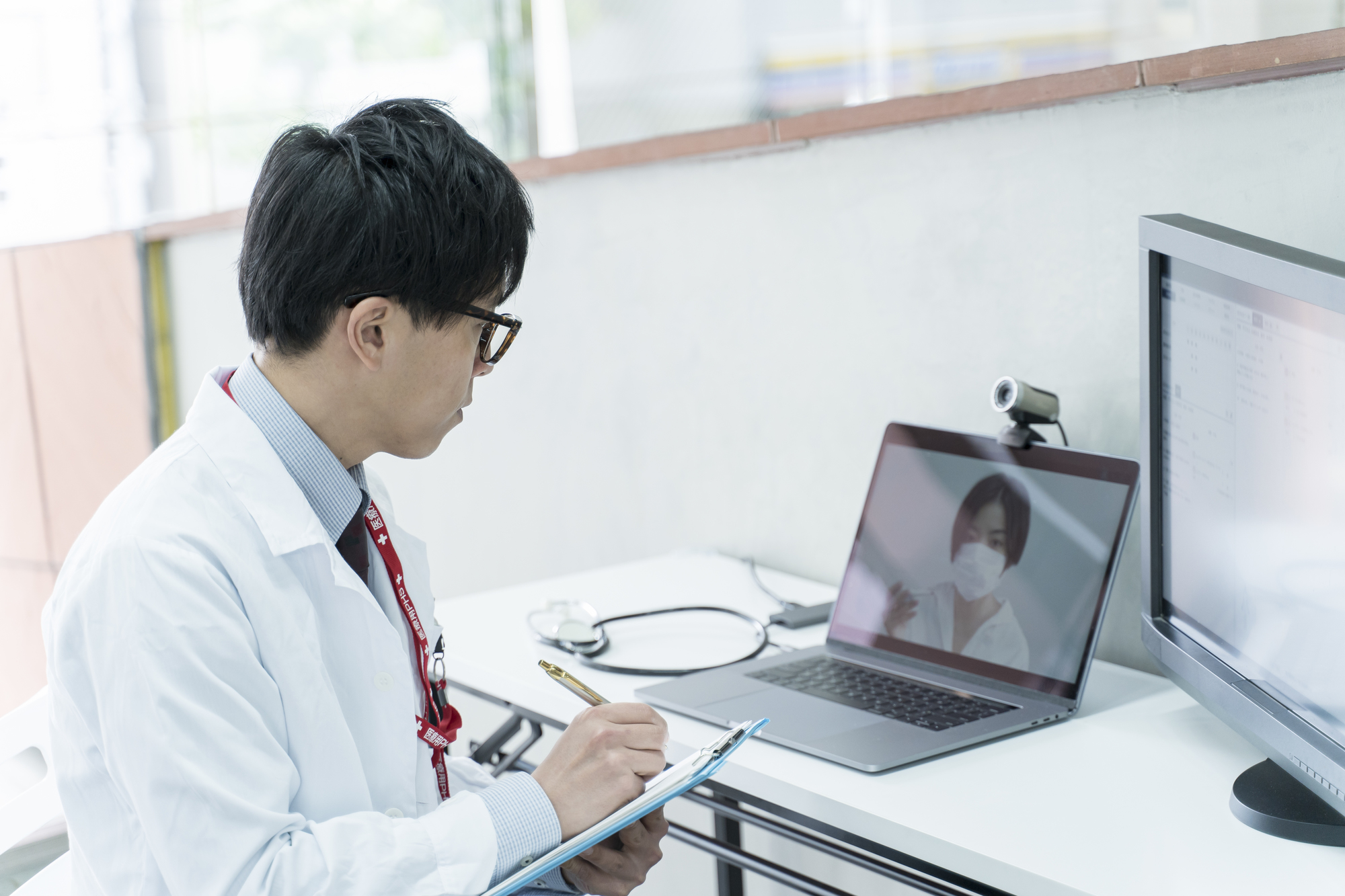 オンライン診療をしている医師