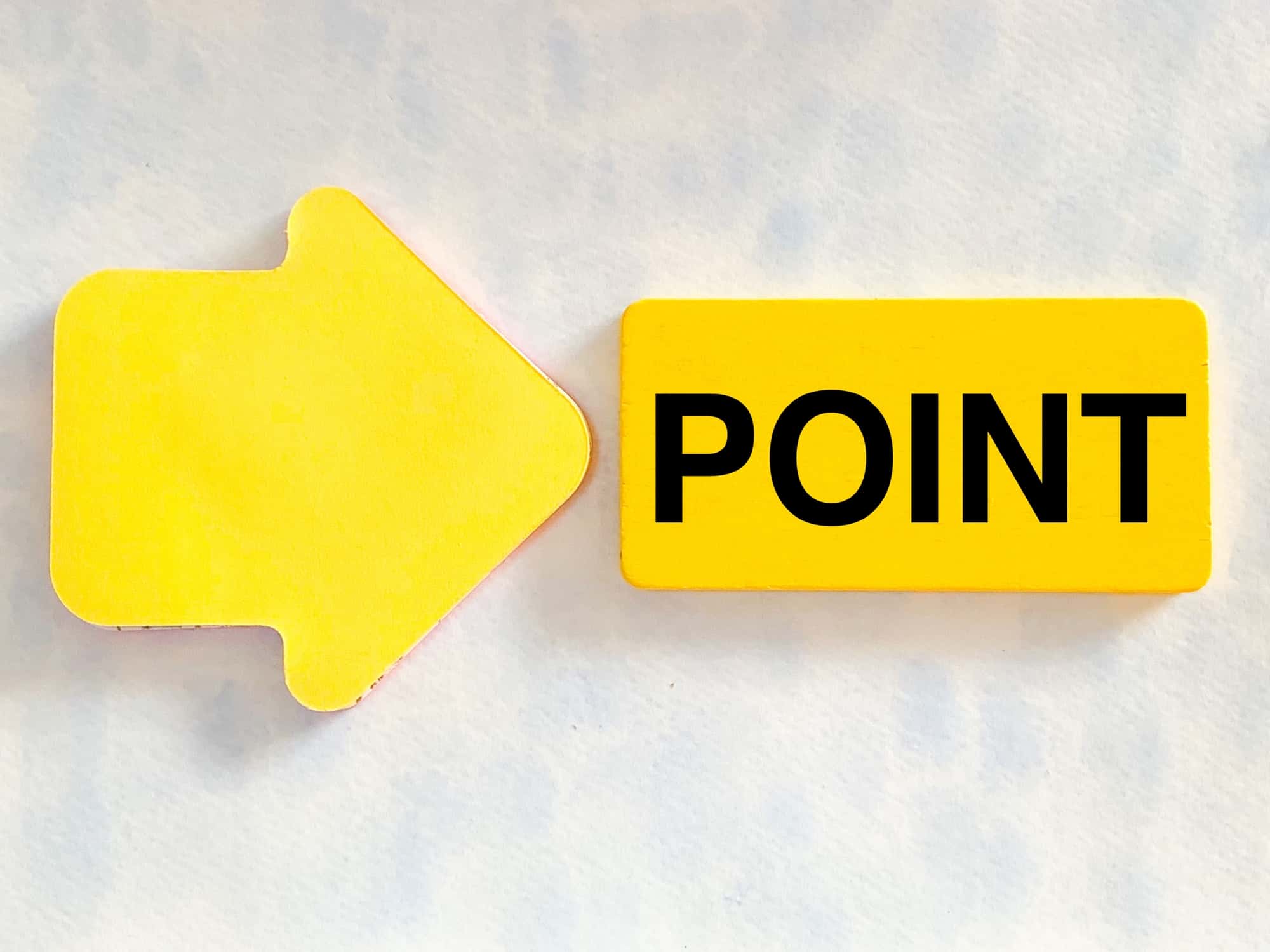 黄色い矢印と「POINT」と書かれた黄色いブロック
