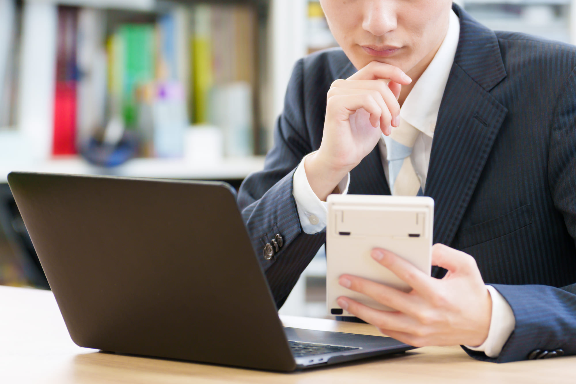 口座振替の手数料はどちらが負担する？メリットや導入方法、おすすめサービスも解説