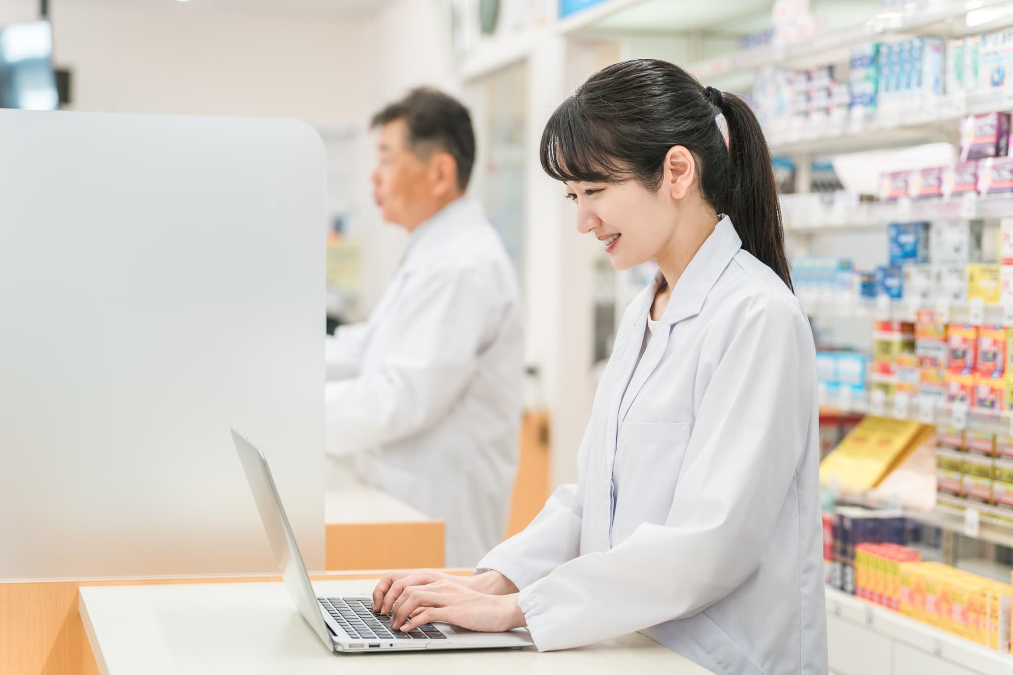 薬局の集金業務を効率化する方法｜未収金・現金管理の課題を解決する集金代行サービスとは？