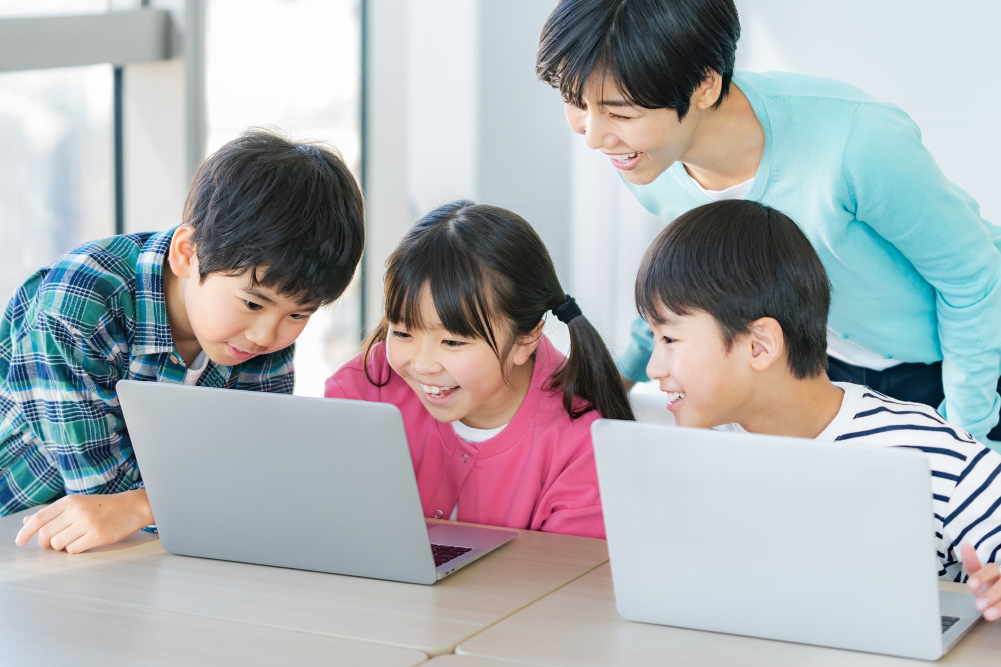 プログラミング教室におすすめの集金方法は？代行業者の選び方も解説